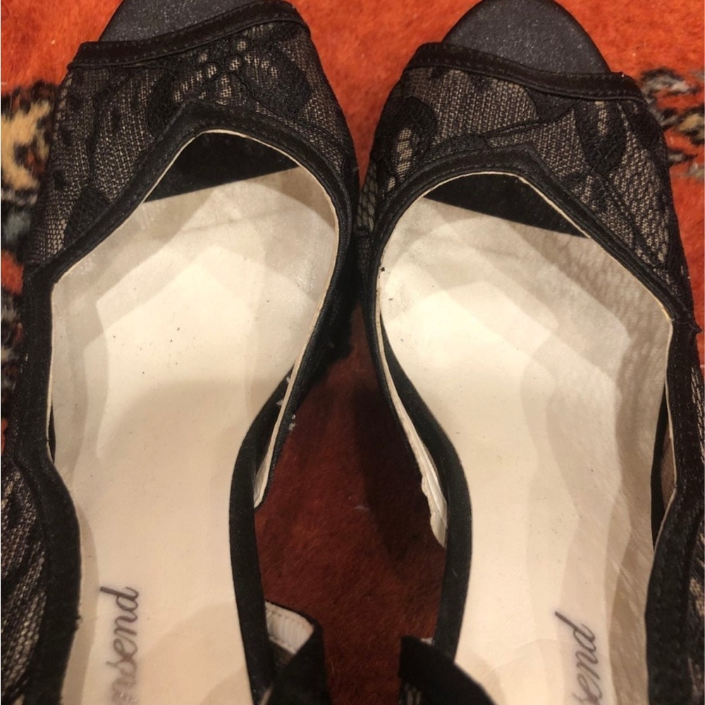 Elegant Black Lace Peep-Toe Heels - Picture 4 of 6